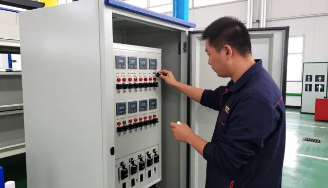 浪涌保护器帮助电气设备实现效率提升