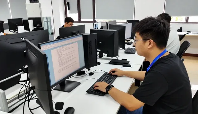 实验室环境实录：小程序定制开发企业上云实施路径注意事项