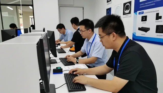 技术培训服务如何解决农业基地中的实际问题