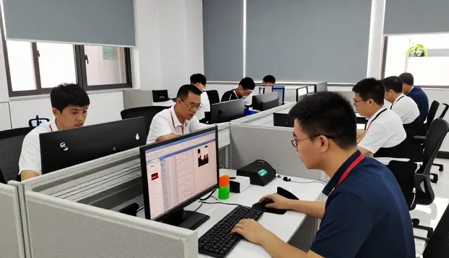 科技服务如何利用小程序定制开发提升价值