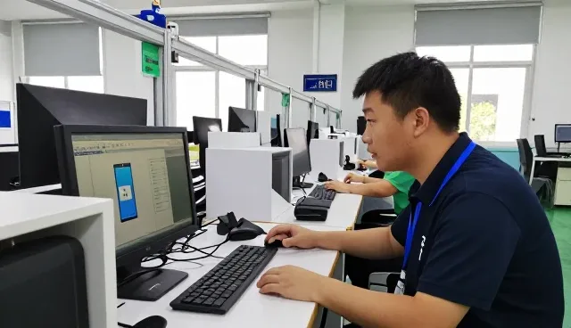 施工现场中使用企业官网建设的优势分析