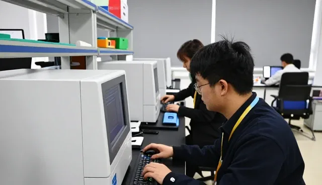 技术培训服务提升实验室环境使用效率