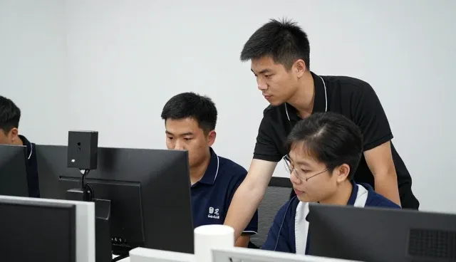 上海珞哈斯贸易有限公司展示拓展训练应用成果